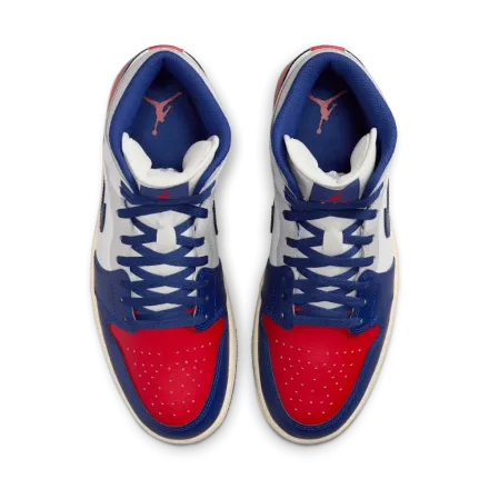 国内8月1日発売予定】 ナイキ エアジョーダン 1 ミッド 