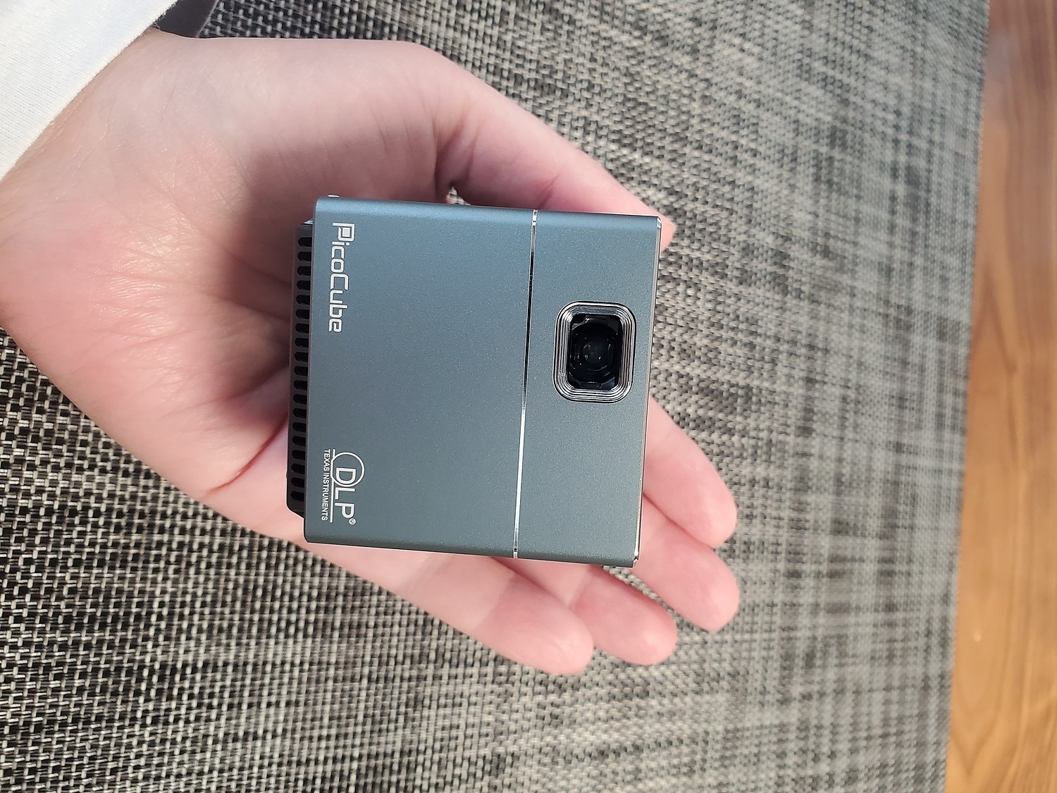 楽天市場】超小型プロジェクター PicoCube plus タッチパッド アプリ