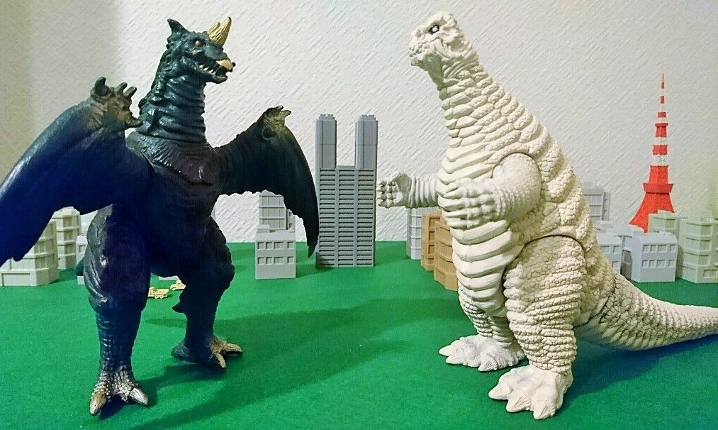 カスタム怪獣シリーズ パワードレッドキング(雌) | ウルトラヒーロー