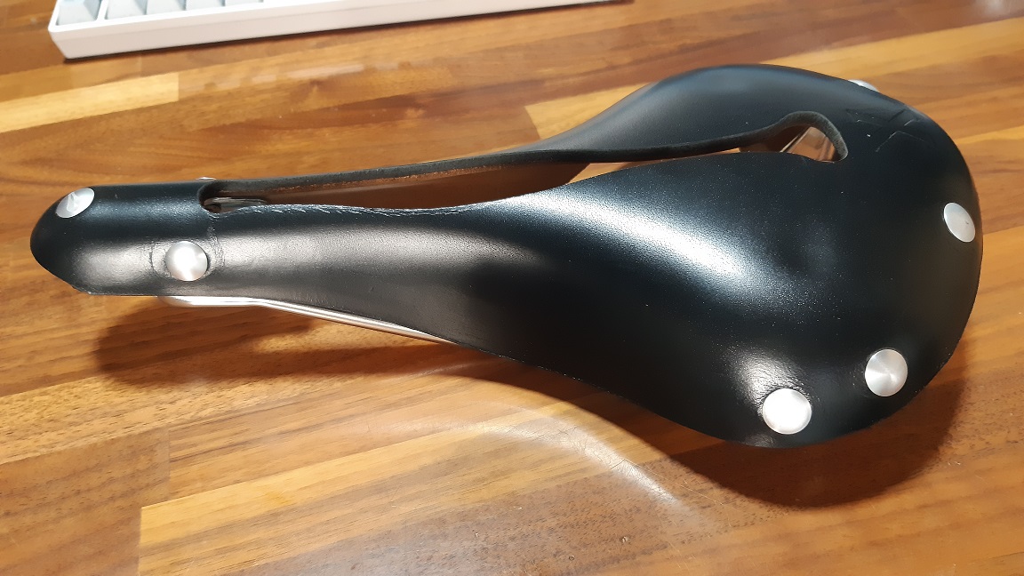 革サドル（セラアナトミカ X2 WaterShed） 2024/08/07 | どろぎつねの