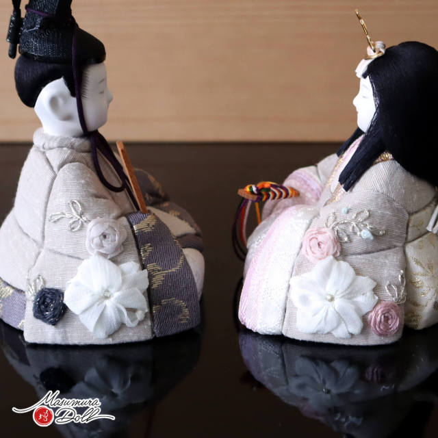 三世・金林真多呂作 正絹 本手刺繍 彩華雛 伝統的工芸品 国産杉製月飾