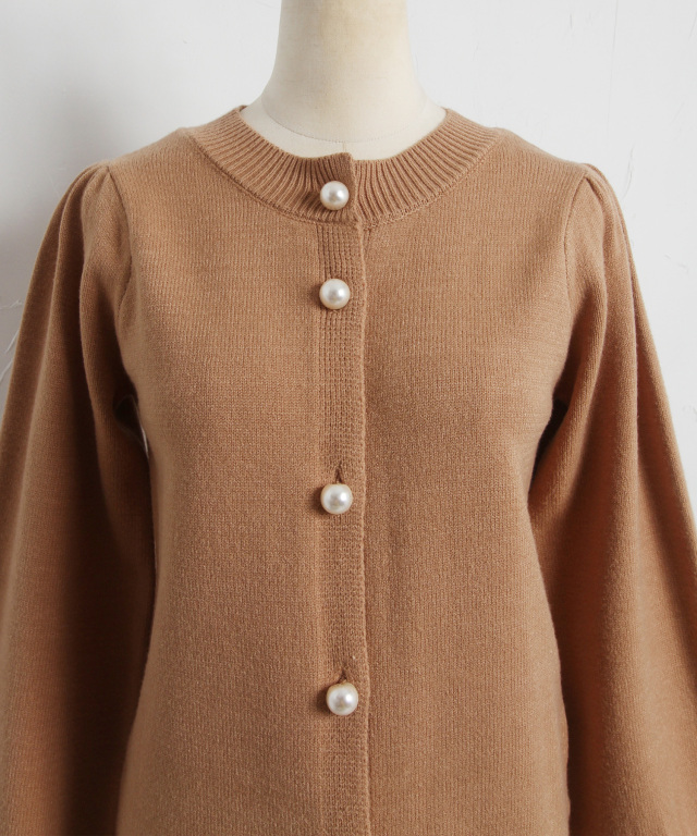 パールボタンカーディガン
