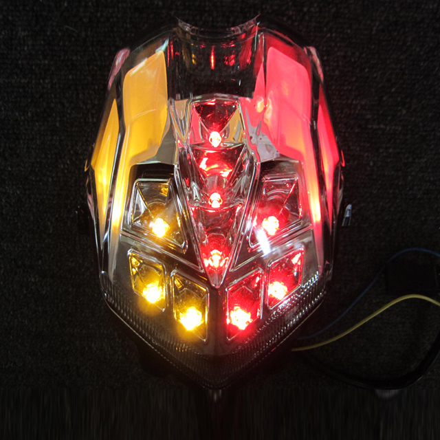 トライアンフ デイトナ675 moto MPH LEDテール　ウインカー内蔵 トライアンフ デイトナ675 moto MPH LEDテール ウインカー内蔵 【公式