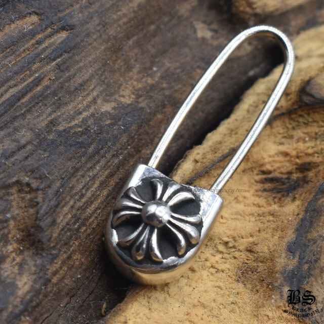 クロムハーツCHプラスセーフティーピンスモールピアス|クロムハーツ