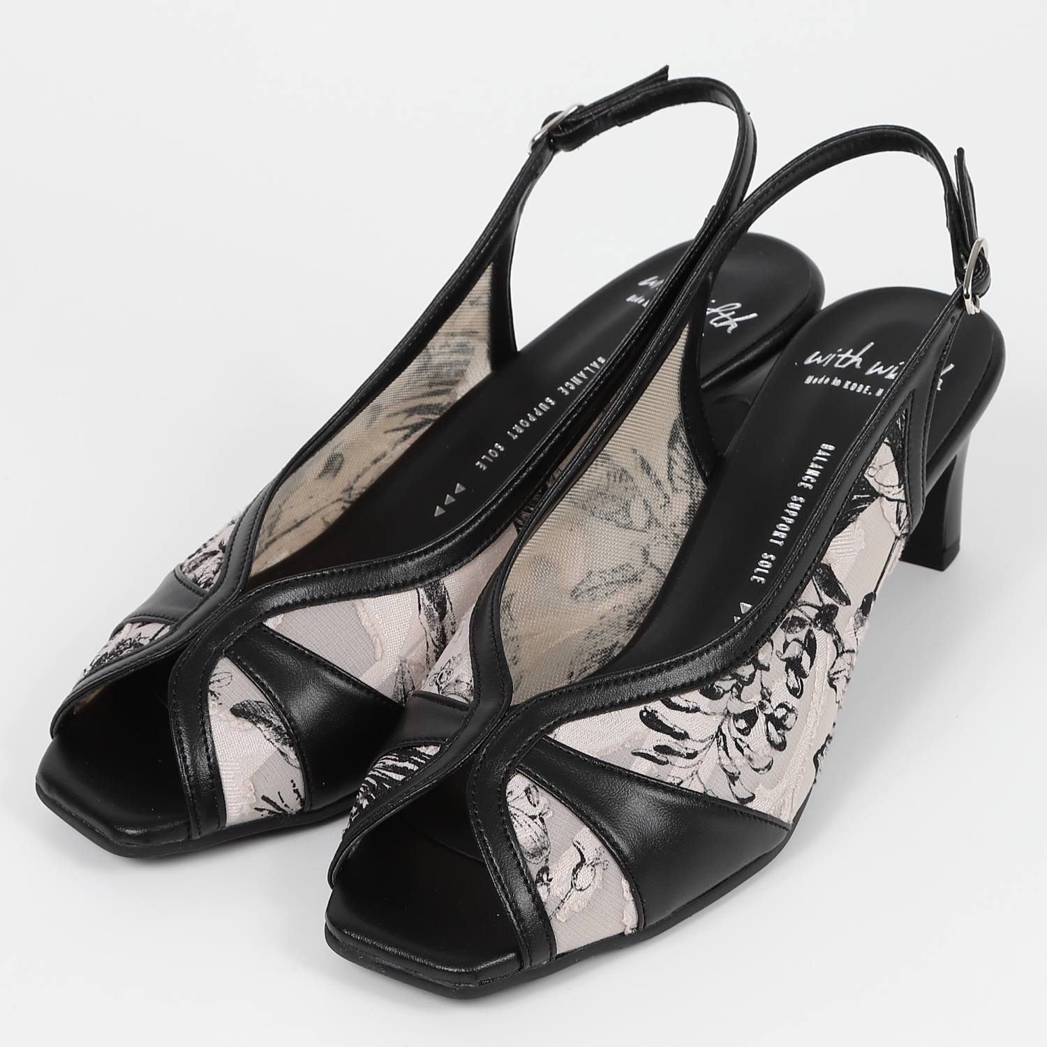 With Width（ウィズウィズ）オープントゥサンダル ベージュ