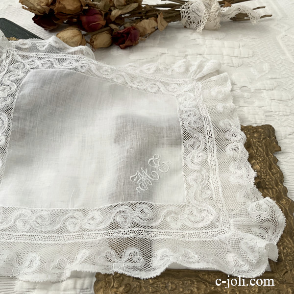 アンティークレース・アンティークリネンAntique C'Joli フランス