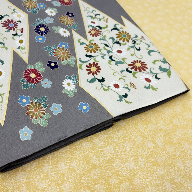 江戸友禅名古屋帯』松皮菱取菊花模様