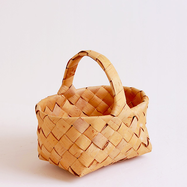 白樺かご/ハンドル付きバスケット・M【わけあり】 COMFOTA 北欧雑貨店