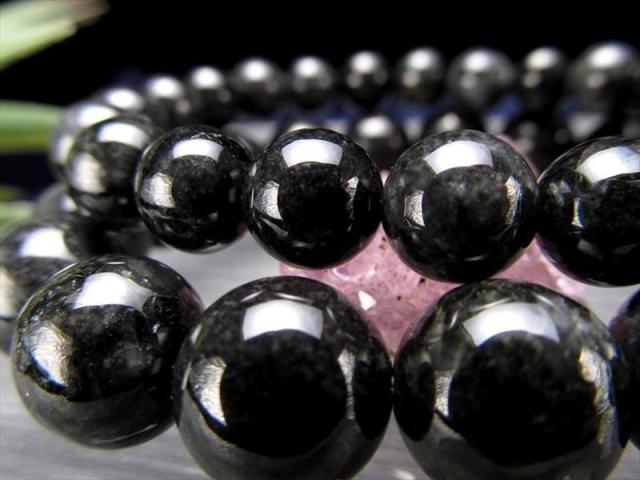 巨珠 良好品質 ブラックジェイド 黒翡翠 /硬玉 ブレスレット 約17mm