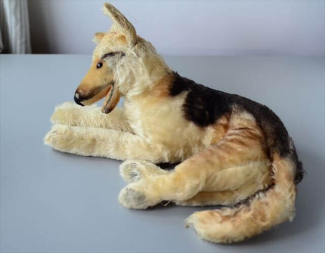 ドイツ製 Steiff くつろぐシェパード シュタイフ ぬいぐるみ