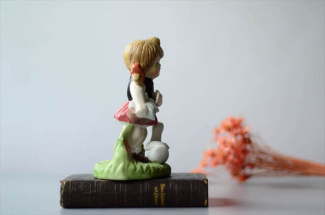 ドイツから アヒルと女の子 陶器フィギュア Goebel Hummel フンメルを