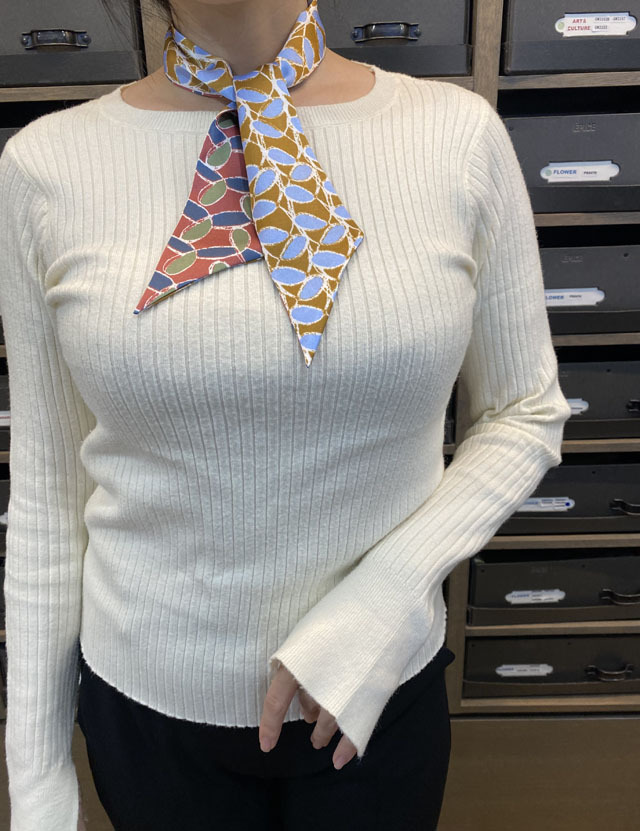 CULTURE] 果実の連続柄 SMALL MOTIF *小ツイリー型* シルクスカーフ LS2466