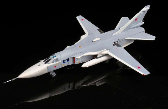 Calibre Wings(カリバ―ウイングス)1/72 (ダイキャスト製) SU-24MR