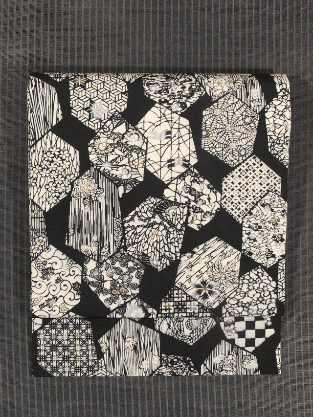 帯のアトリエ花邑 hanamura 銀座店 「亀甲に草花文様 型染め 名古屋帯」