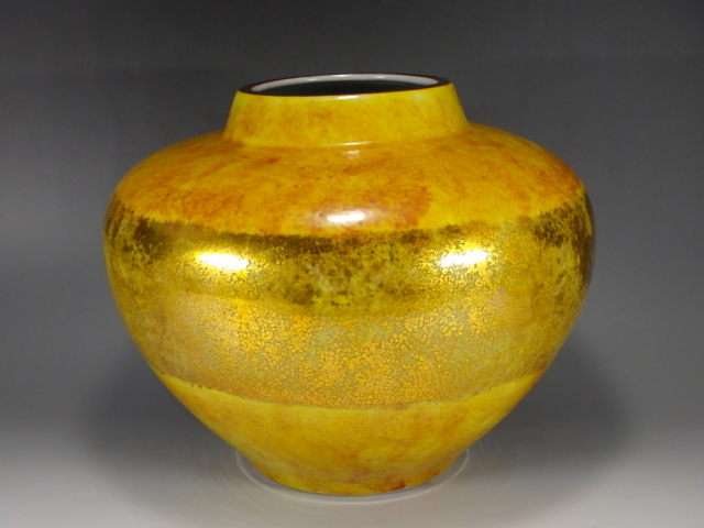 松本佐一（九谷焼金彩大壺）