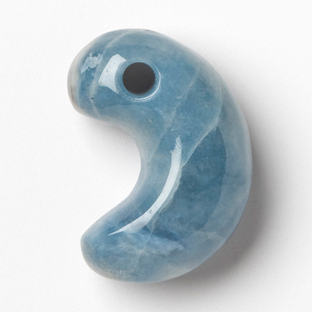 勾玉 糸魚川翡翠 （いといがわひすい） 青翡翠 （小滝川・入りコン沢産