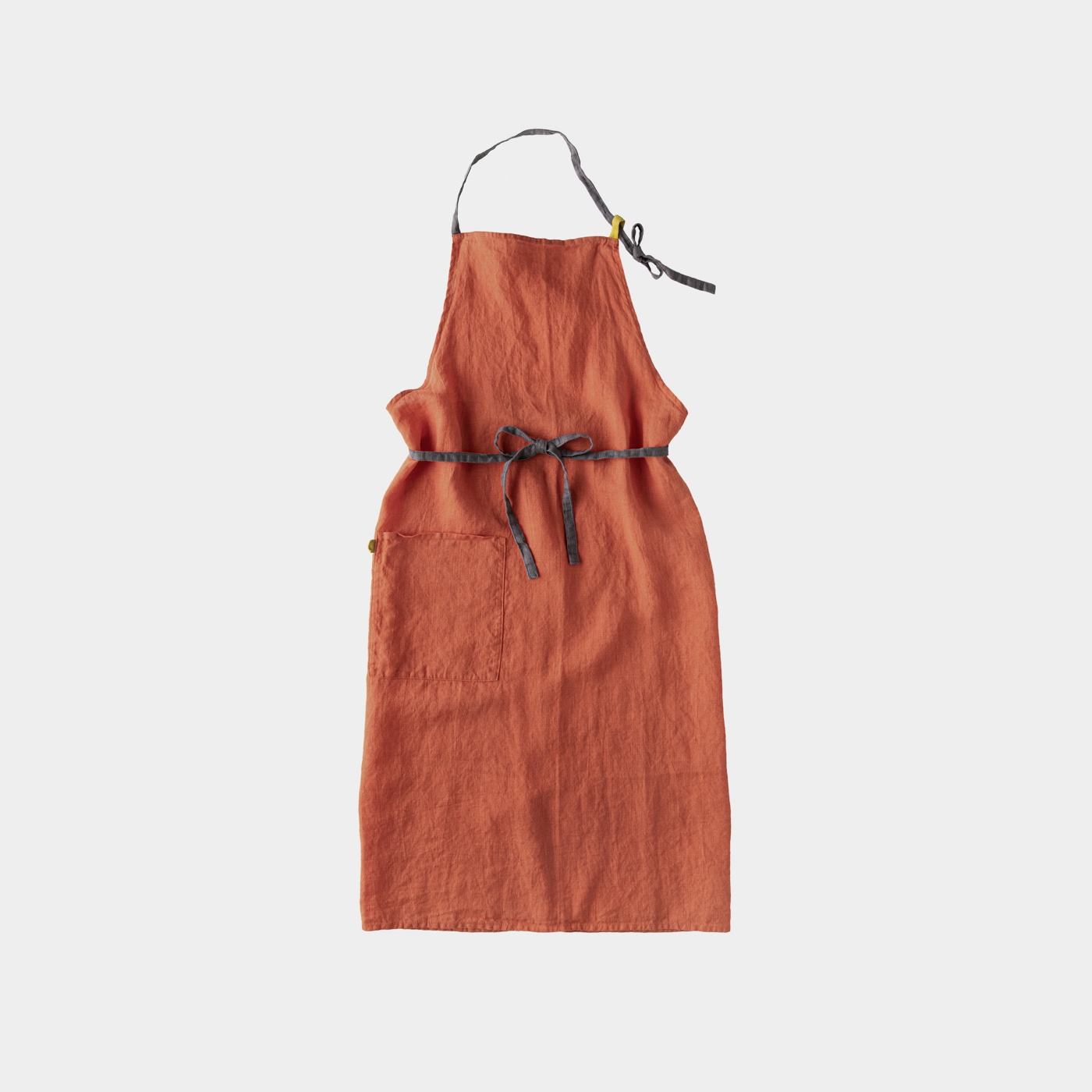 ネイビーの紐が全体を引き締め上品なカラーが格好良いお洒落なリネン