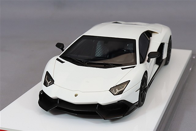 アイドロン 1/43 ランボルギーニ ムルシエラゴ LP670-4 SV 2009 パール