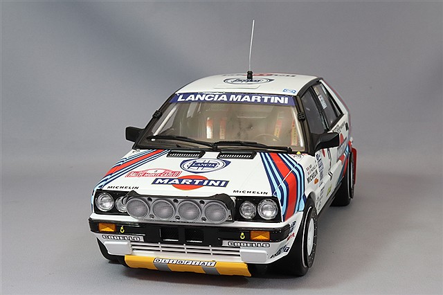京商 1/18 ランチア デルタ HF インテグラーレ 