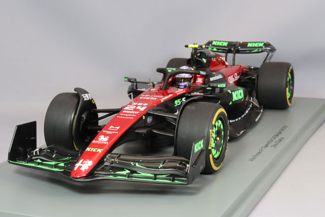 ミニチャンプス 1/18 レッドブルレーシング ホンダ RB16B 2021 F1