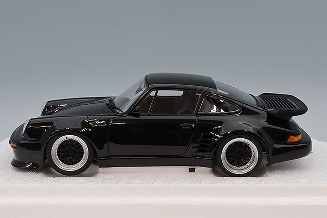 オートアート コンポジット 1/18 ポルシェ 911 (930) ターボ 