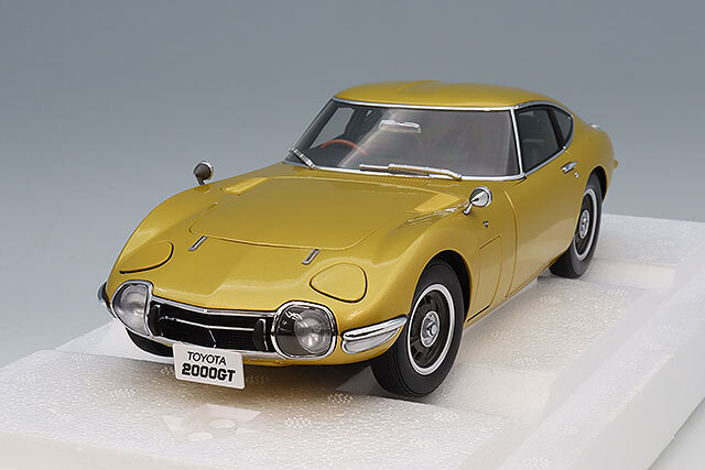 オートアート コンポジット 1/18 トヨタ 2000GT 1967 ゴールド