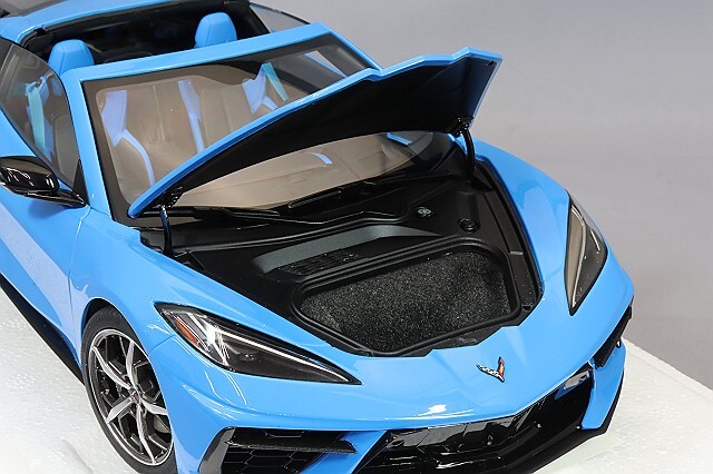 オートアート コンポジット 1/18 シボレー コルベット C8 スティング