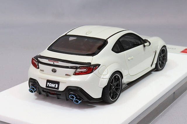 アイドロン 1/43 トムス GR86 ワイドボディ 2022 クリスタルホワイトパール