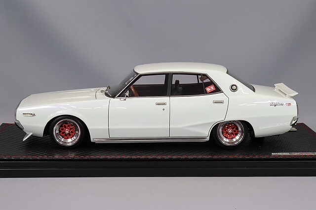 海外並行品 イグニッションモデル 1/18 日産 スカイライン 2000 GT-X