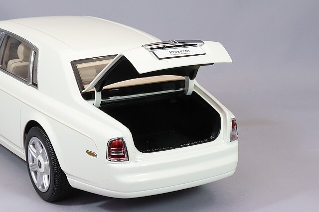 京商 1/18 ロールスロイス ファントム EWB イングリッシュホワイト