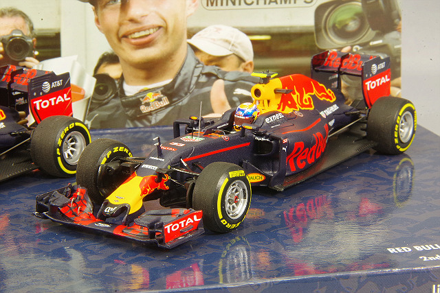 ミニチャンプス 1/43 レッドブル タグホイヤー RB12 2016 F1
