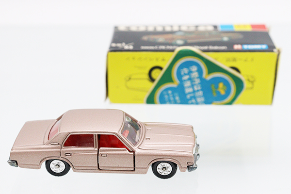 ミニカーショップ ケンボックス トミカ 黒箱☆32☆トヨタクラウン 2600