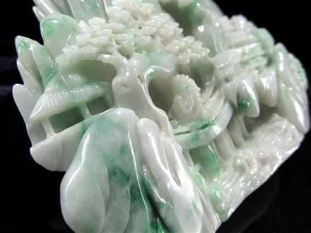 バイヤー厳選!!】◇高級翡翠原石使用◇秀逸！一刀一石彫り◇希少1点物
