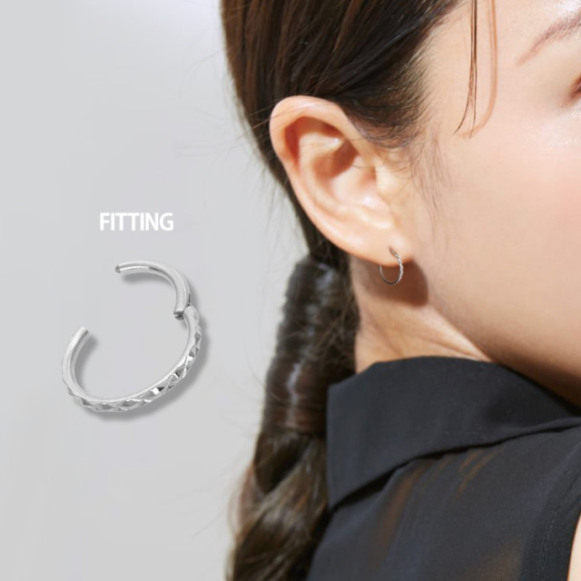 ワンタッチで装着】 ボディピアス ジオメトリックネオセグメントリング