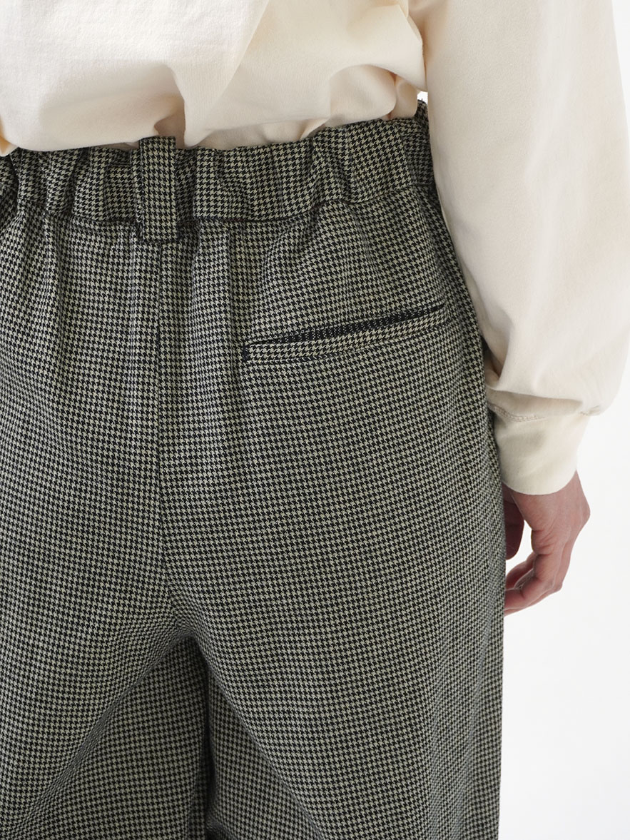 16／-インディゴ千鳥タックパンツ