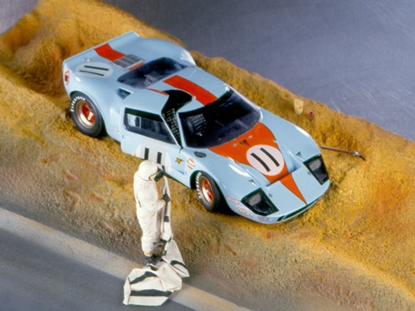Le Mans Miniatures 124019 1/24 Ford GT40 n.9/10/11 Le Mans 1968