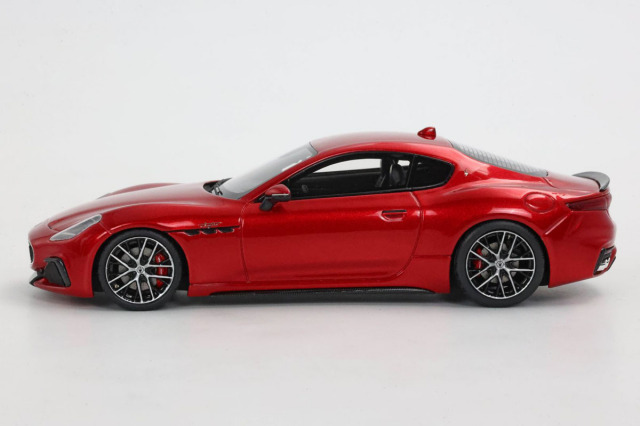 お取り寄せ商品】 BBRC297A Maserati Granturismo Trofeo 2023 Rosso