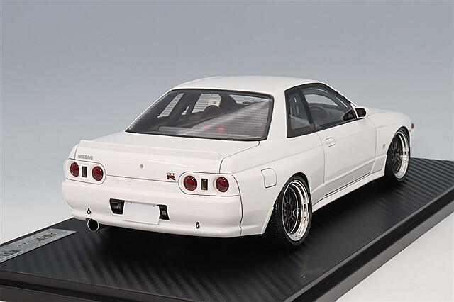 イグニッションモデル 1/18 日産 スカイライン GT-R (R32) ホワイト