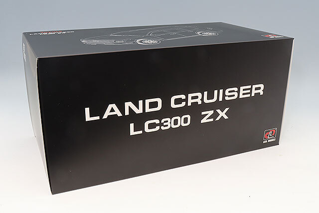 LCDモデル 1/18 ランドクルーザー300 ZX ブラック