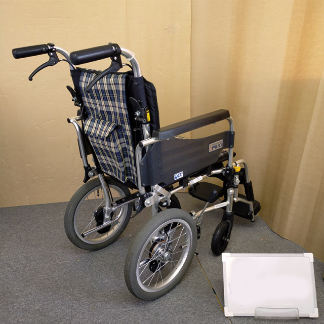 車椅子「介助式車椅子」（ミキ／SKT-2／介助式／多機能タイプ／Aランク