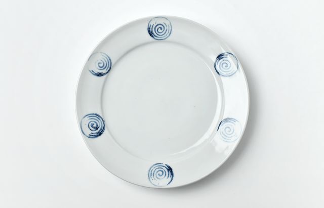 九谷青窯 88 印判うず巻8寸皿 ｜ 暮らしのうつわ花田 和食器 通販