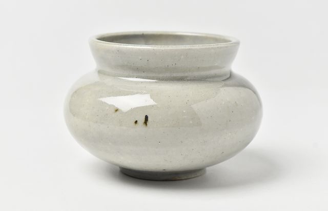 日高伸治 42C 青白磁小壺 ｜ 暮らしのうつわ花田 和食器 通販