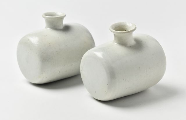 日高伸治 32 白磁俵形花入 小 ｜ 暮らしのうつわ花田 和食器 通販