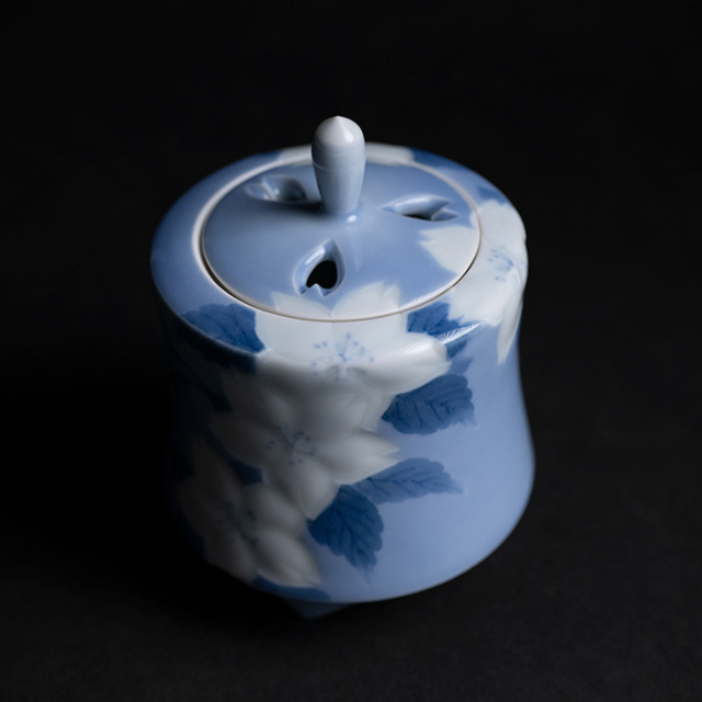 茶道具 | 染付彫香炉「深吉野」(AH-239) 作家「本多亜弥」