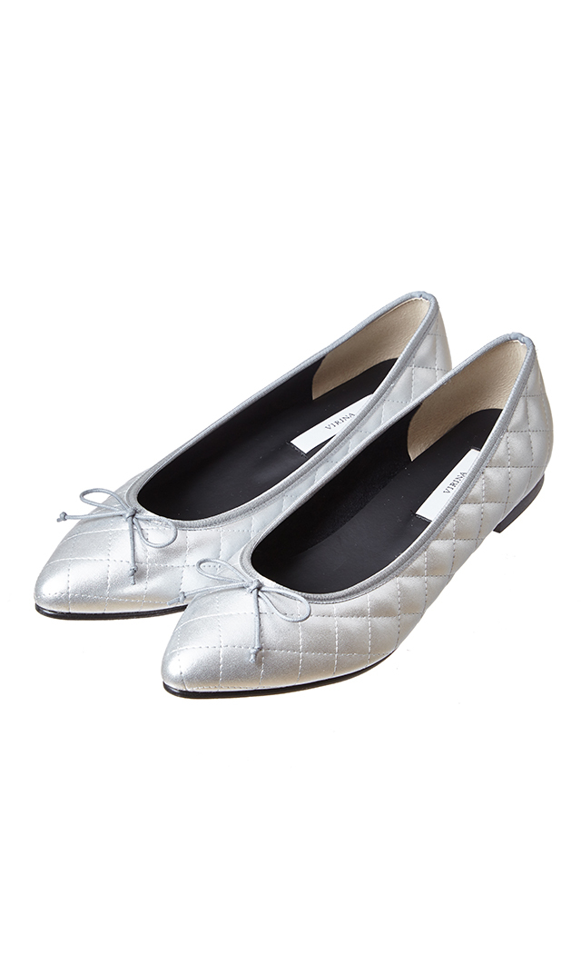 歩きやすさを追求したママのためのバレエシューズ