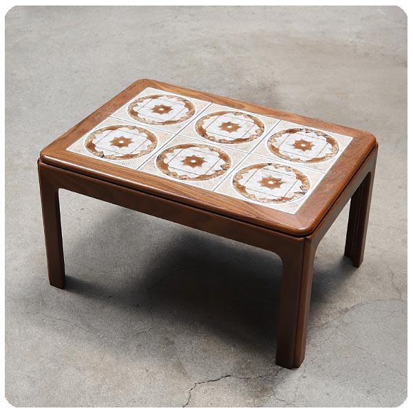 イギリス ヴィンテージ G-PLAN (ジープラン) タイルトップテーブル