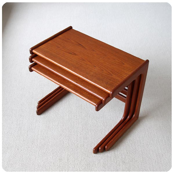 デンマーク ビンテージ ネストテーブル/北欧家具/チーク/サイド