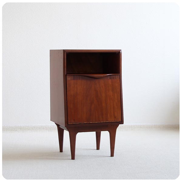 北欧ビンテージ ベッドサイドキャビネット/ナイトテーブル/北欧家具