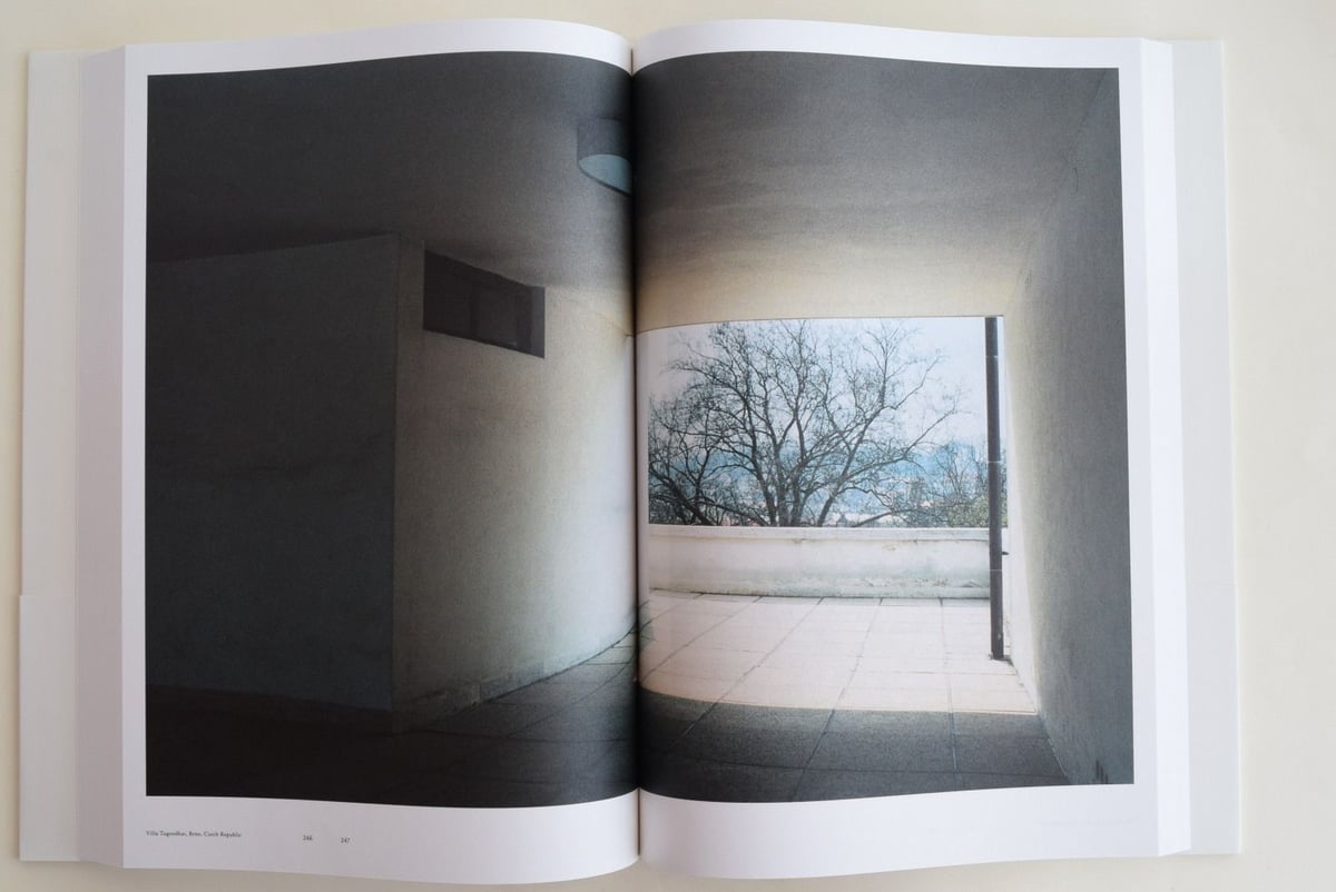 Mies van der Rohe / Photographs by Yoshihiko Ue
