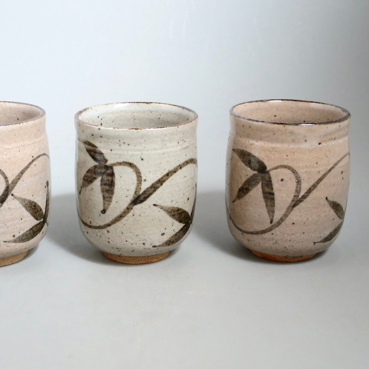 中里太郎右衛門窯 絵唐津湯呑 (B-18) | 中里太郎右衛門窯【公式通販